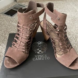 Vince Camuto Evel Caged Sandal Open Toe size 8.5